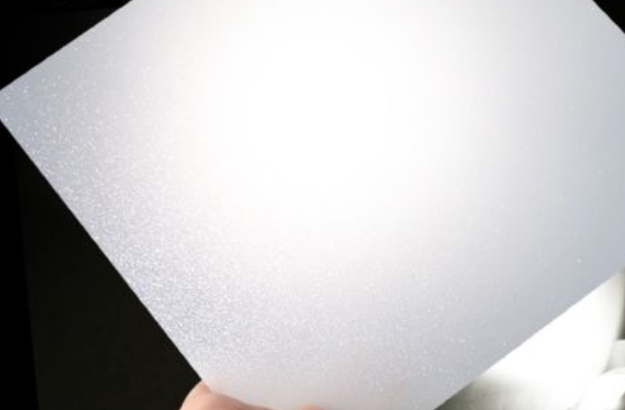 怎么區(qū)分LED擴散板和導(dǎo)光板？